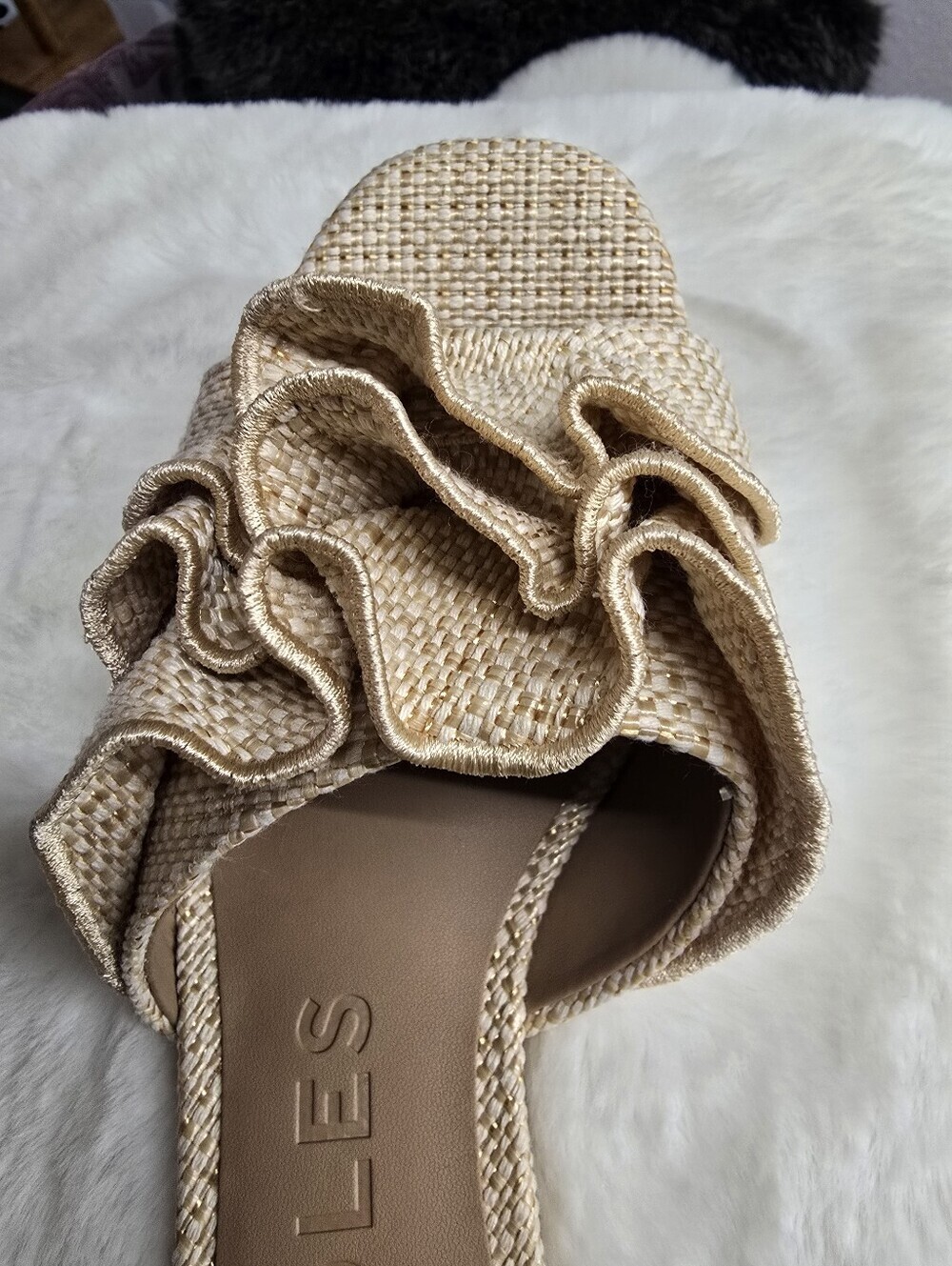 AEROSOLES "Gabrielle" Heeled Neutral Beige Ruffle Slides - Picture 4 of 8
